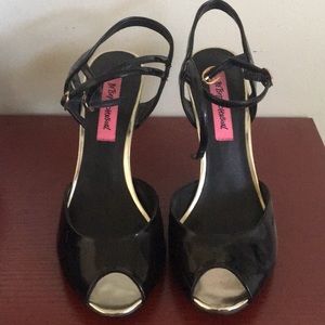 Patent leather studded heel Betsey Johnson pumps